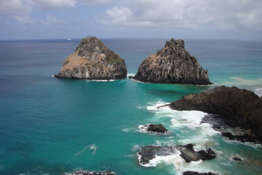 Morro Dois Irmãos em Fernando de Noronha Brasil