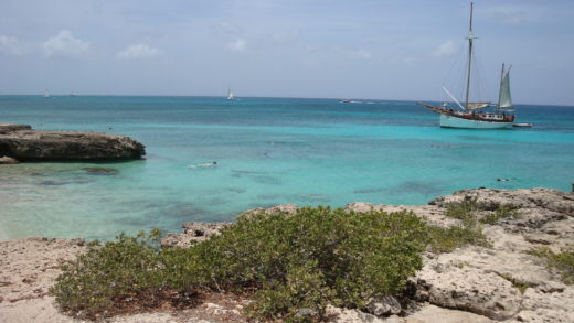 Praia linda em Aruba ótima para fazer snorquel ou mergulho