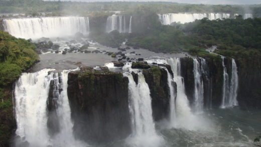 Parque Nacional do Iguaçu as famosas Cataratas do Iguaçu