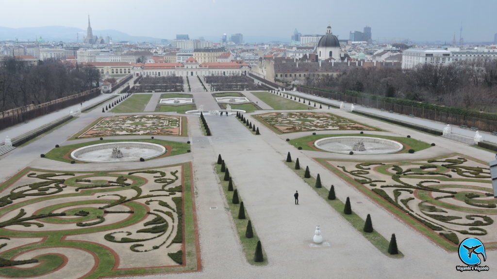 Jardins do Palácio Belvedere em Viena na Áustria