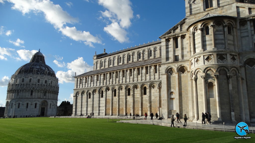 Campanário e o Duomo Torre de Pisa ou Leaning Tower of Pisa na Itália