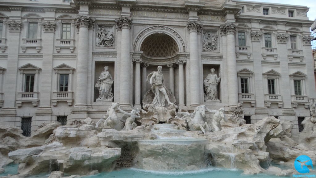 Fontana di Trevi a fonte mais bonita de Roma na Itália
