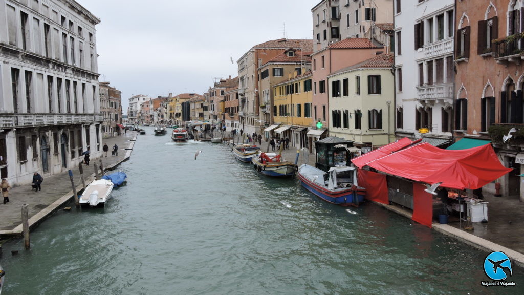 canal em Veneza na Itália