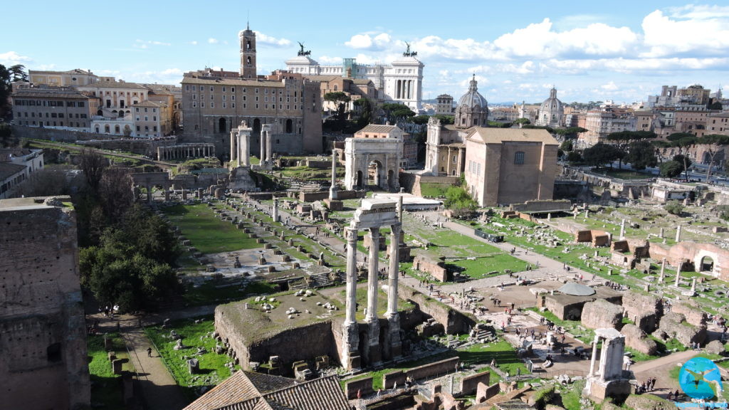 Foro Romano no centro de Roma na Itália