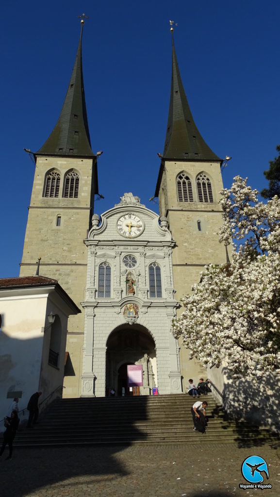 Mosteiro dos Beneditinos - Hofkirche em Lucerna na Suíça