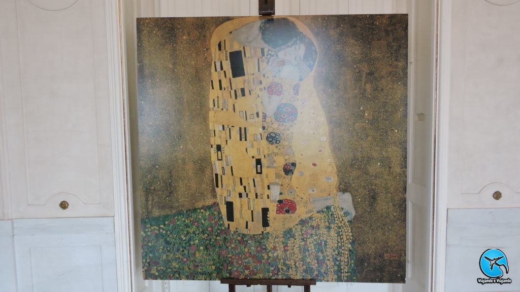 Pintura o Beijo de Klimt no Palácio Belvedere em Viena na Áustria