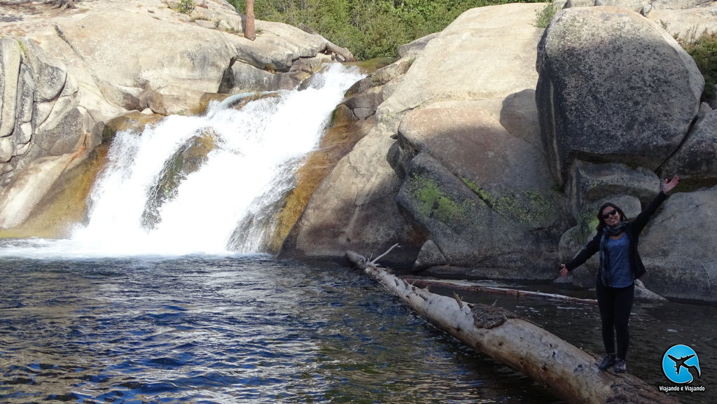 Lower falls em Rainbow falls in Mammoth Lakes