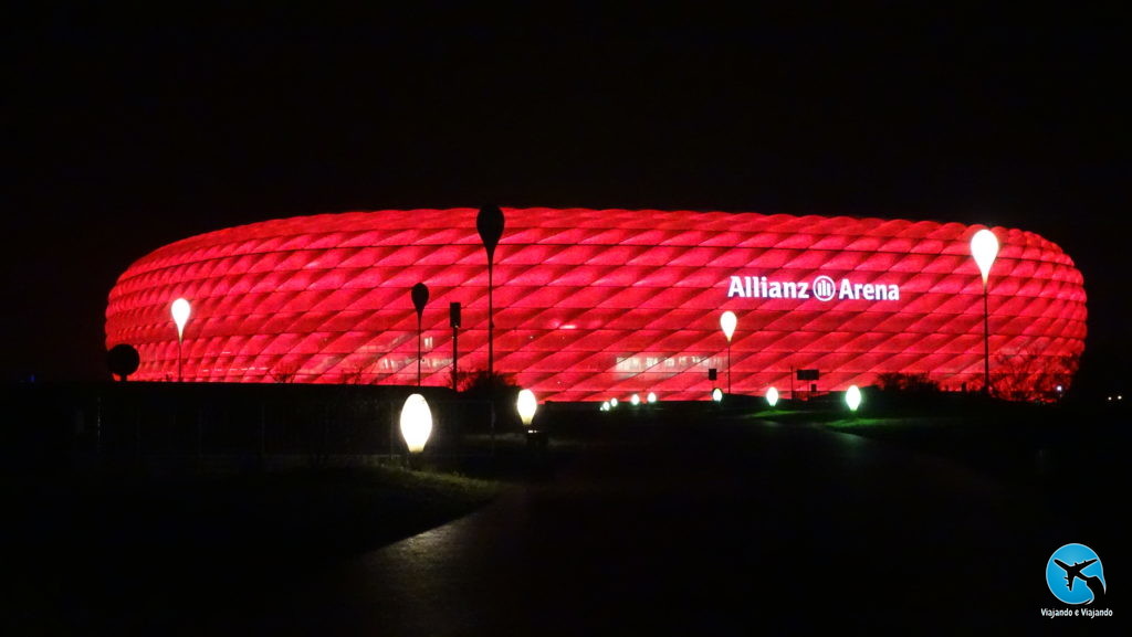 Allianz Arena estádio do Bayern de Munique a noite night