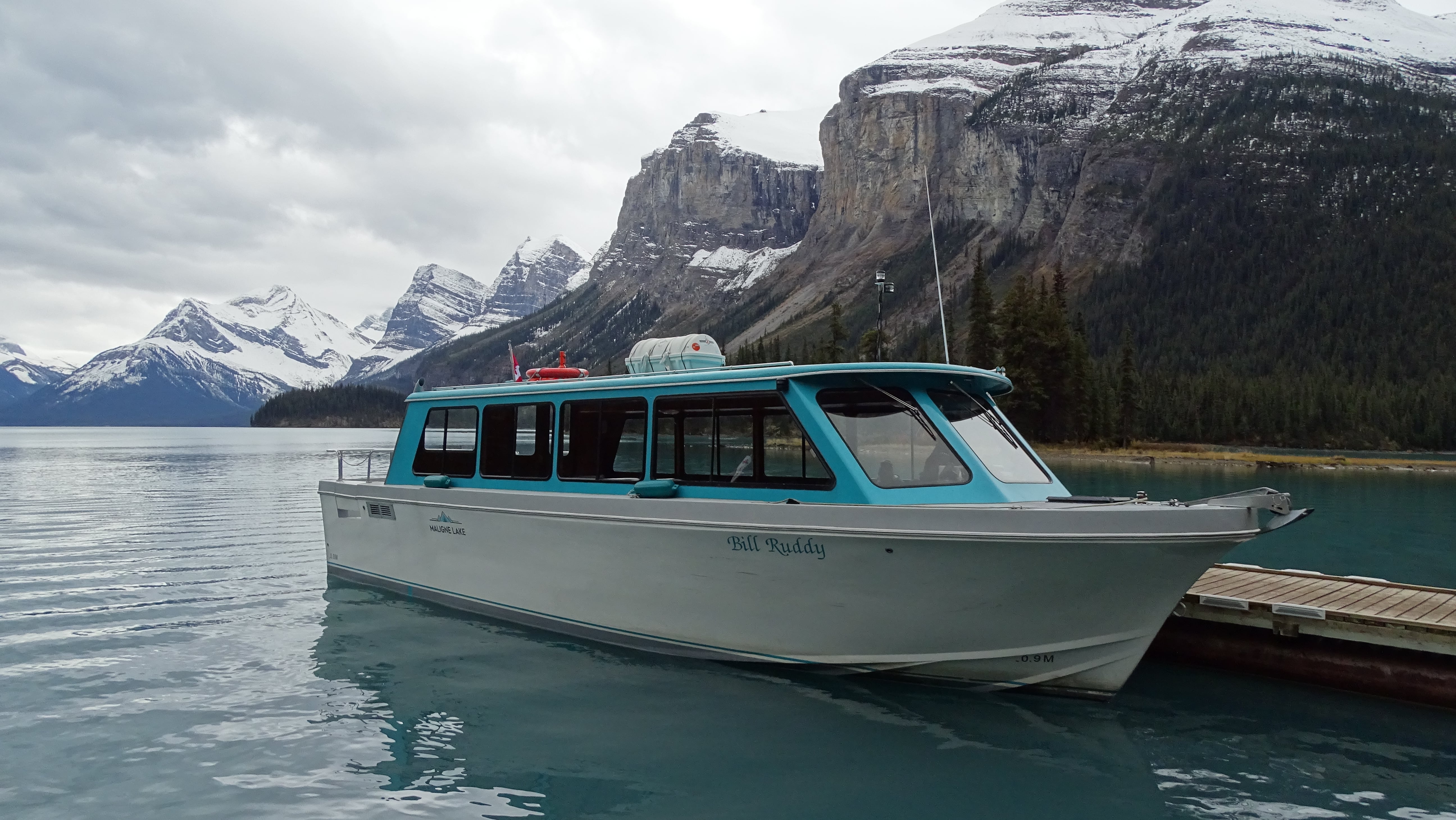 Maligne Lake jasper National Park no Canada passeio de barco boat