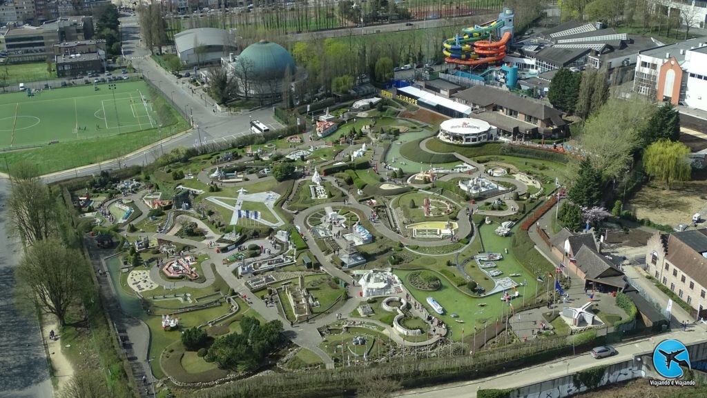 Vista do Atomium em Bruxelas Mini-Europe
