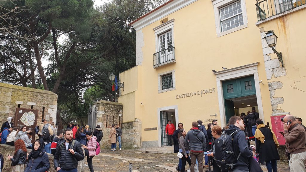 entrada do castelo de são jorge em Lisboa