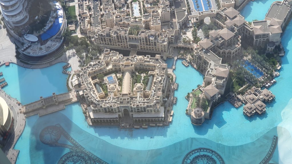 DUBAI  FONTES DO BURJ KHALIFA - QUAL MELHOR LUGAR E HORÁRIO PARA ASSISTIR  AO SHOW DAS FONTES GRÁTIS 